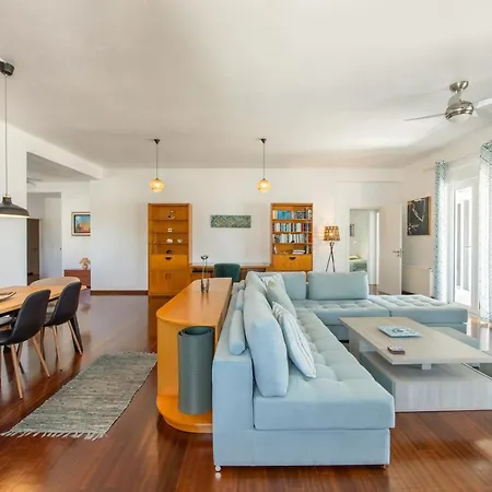 Big Blue Apartment Piso Livadi